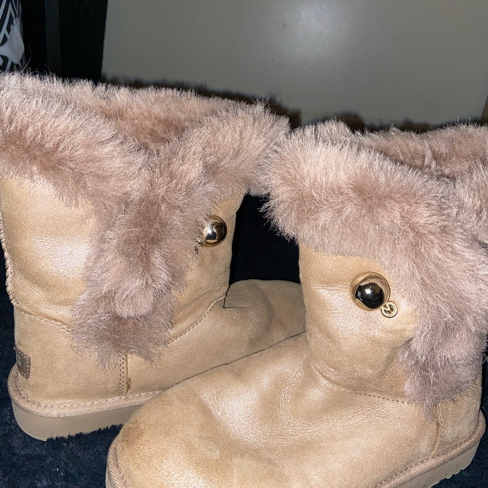 UGG ROSE GOLD BOOTS - Picture 3 of 3